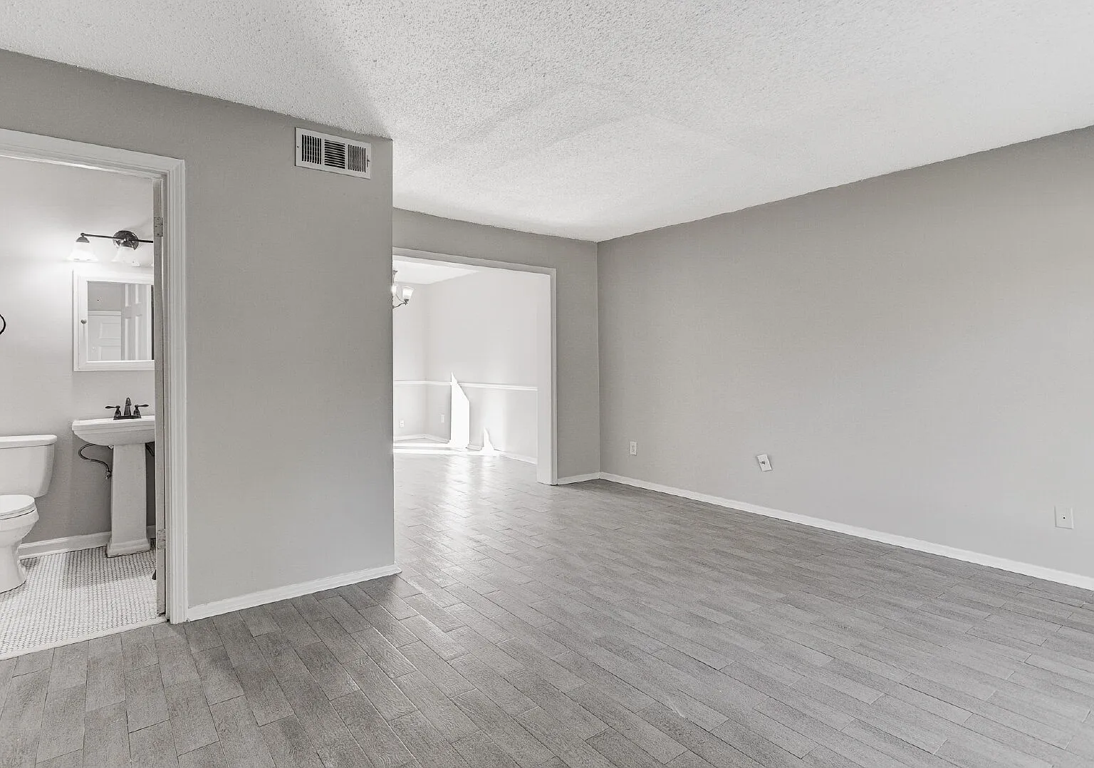 3 bed, 2.0 bath, 1200 sqft, $1,855 — Photo 3