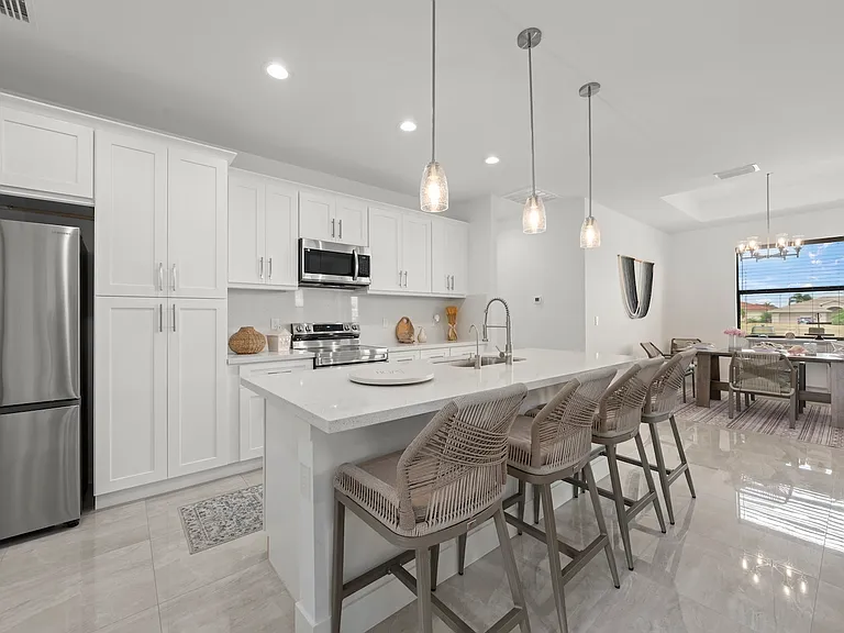 3319 Tropicana Pkwy W — Photo 12