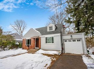 235 E Clinton Ave, Bergenfield, NJ 07621