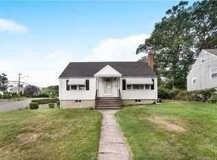6 Eagle Rd, Norwalk, CT 06850