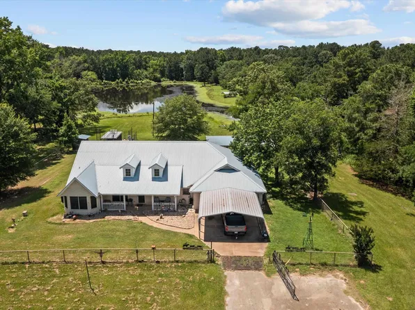 2379 Fm 1817, Elkhart, TX 75839