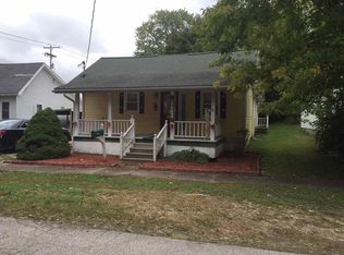 104 E Sycamore St, Petersburg, IN