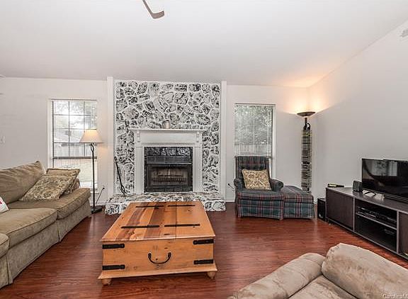 4th image of 4600 Butterwick Ln