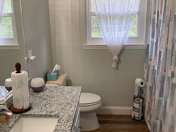 4th image of 3755 Sycamore Dr NW