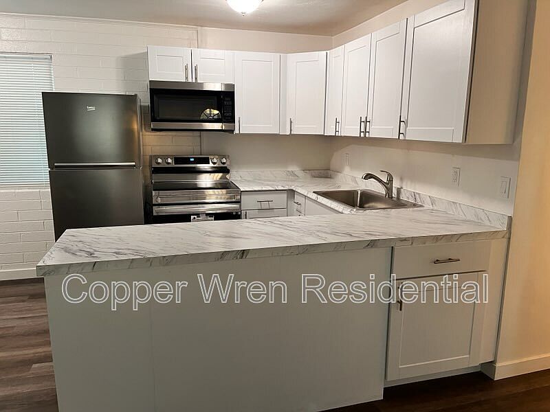 1st image of 2414 W Coolidge St APT B