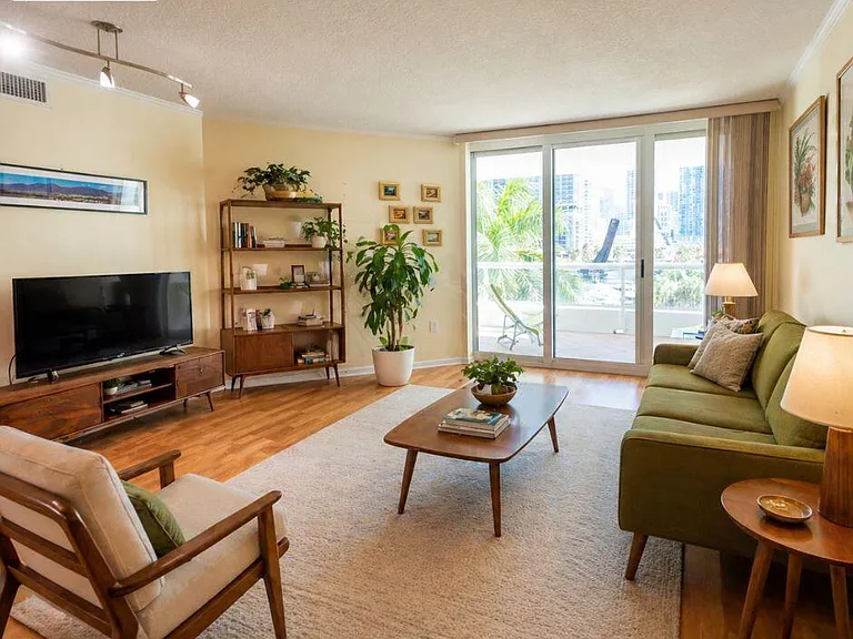 401 SW 4th Ave #401 — Photo 4