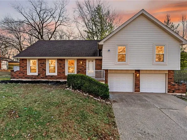 7407 N Granby Ave, Kansas City, MO 64151