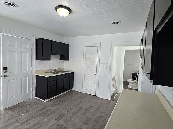 4th image of 425 Arden Pl Unit B