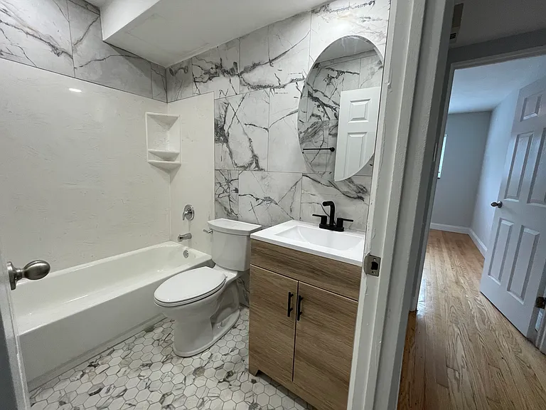 4604 Shrewsbury Ave #E — Photo 8