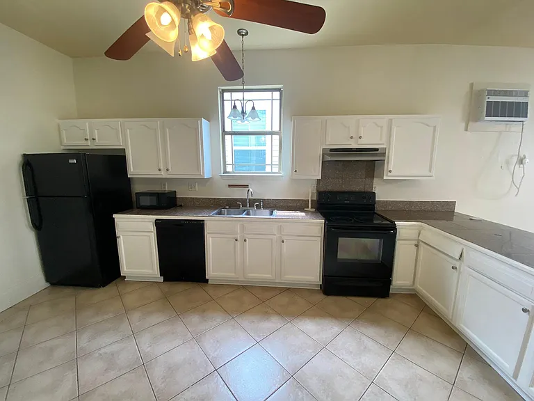 1215 Annette St #A — Photo 9