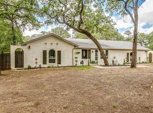 2 Larkwood Ln, Burleson, TX 76028