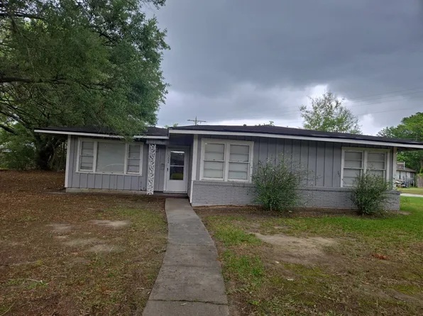 302 Bridal Wreath Ave, Orange, TX 77630