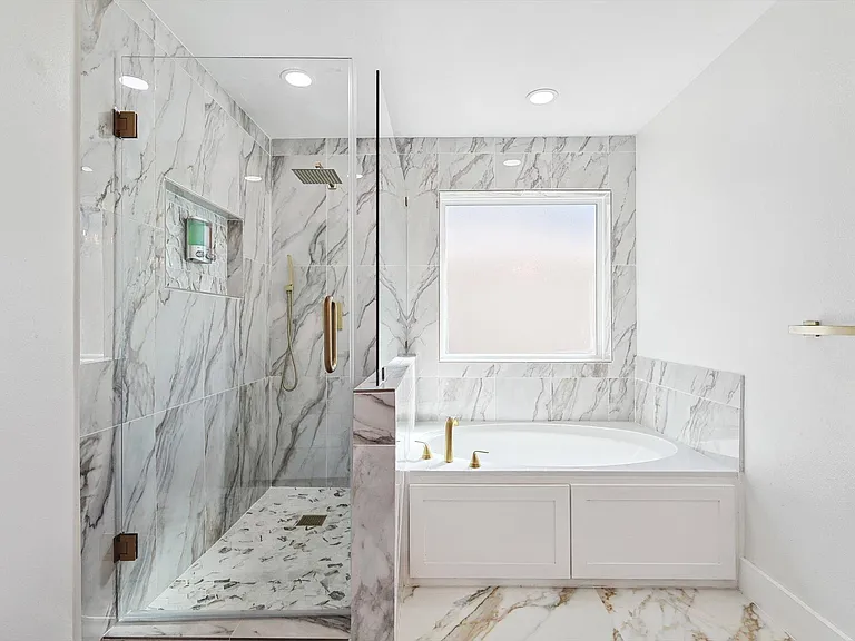 215 Nottingham Dr — Photo 18