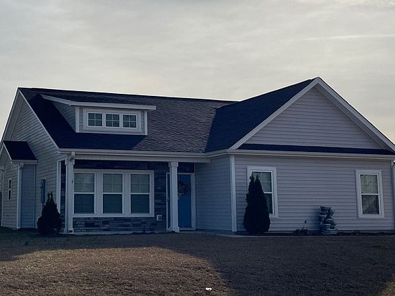 3rd image of 201 Shady Willow Ln