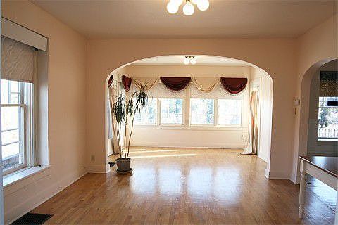 Living Rm w/ Attractive Arches