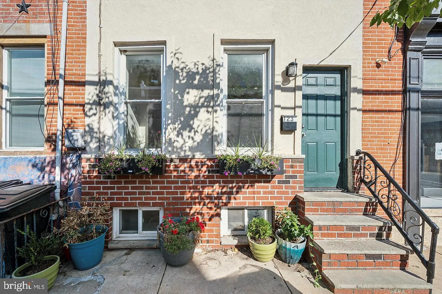 3 bed, 1.5 bath, 1381 sqft, $1,850 — Photo 2