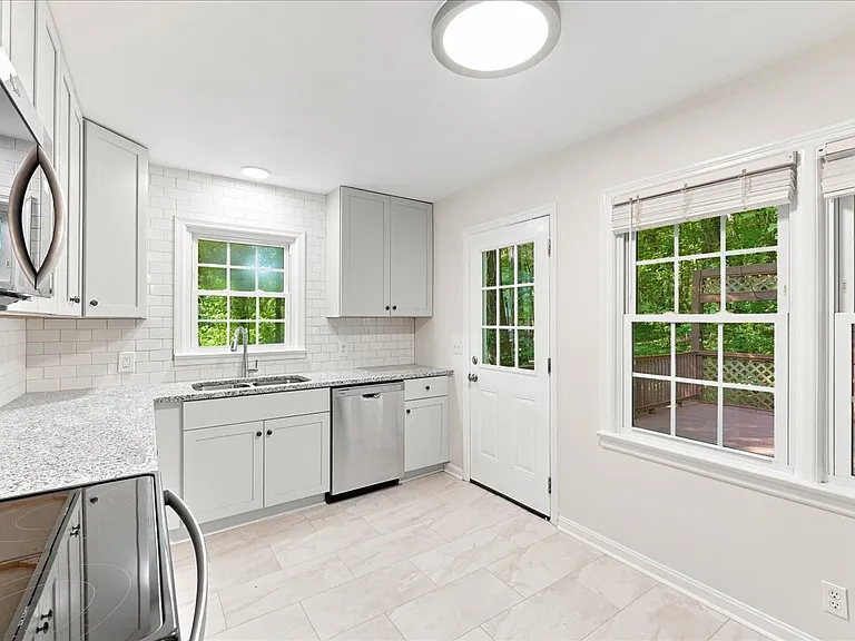10100 Todd Mill Rd SE — Photo 6