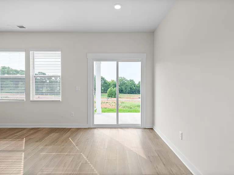 319 Lacewing Ln — Photo 9