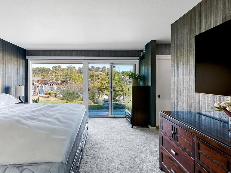10 Capri Ct — Photo 15