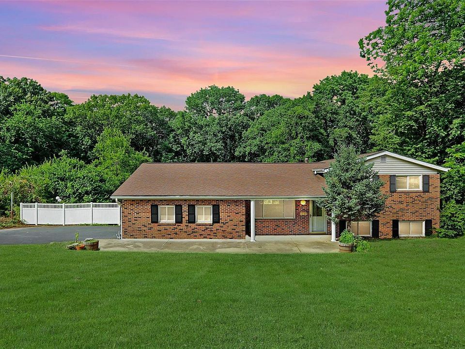 1st image of 1245 Woodcrest Ln