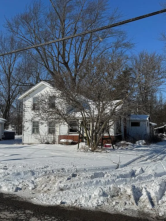 57 N Railroad St photo 1
