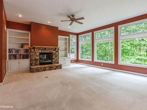 3rd image of 6299 Lakewood Pointe Dr