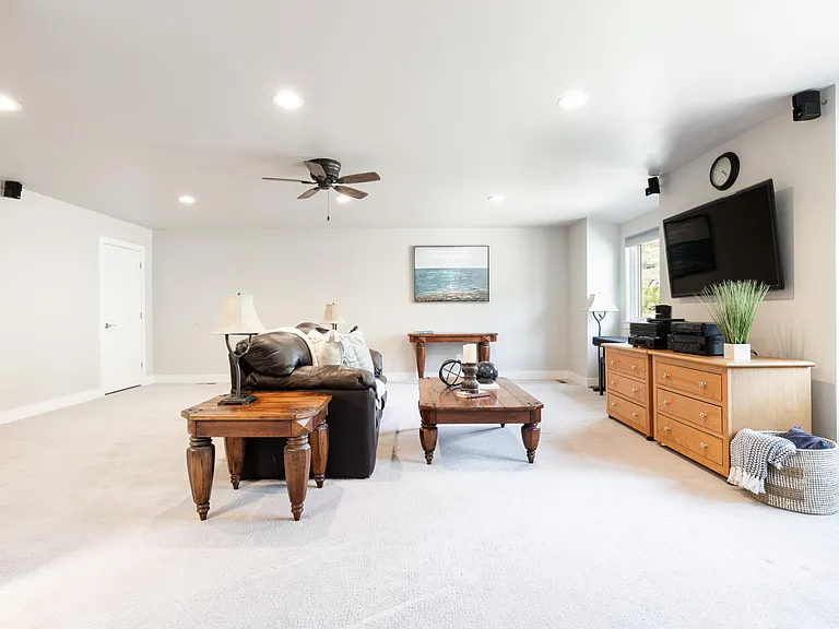 1426 N Montchapel Ln — Photo 26