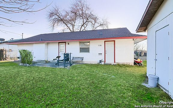3rd image of 3336 Easy Bend Dr