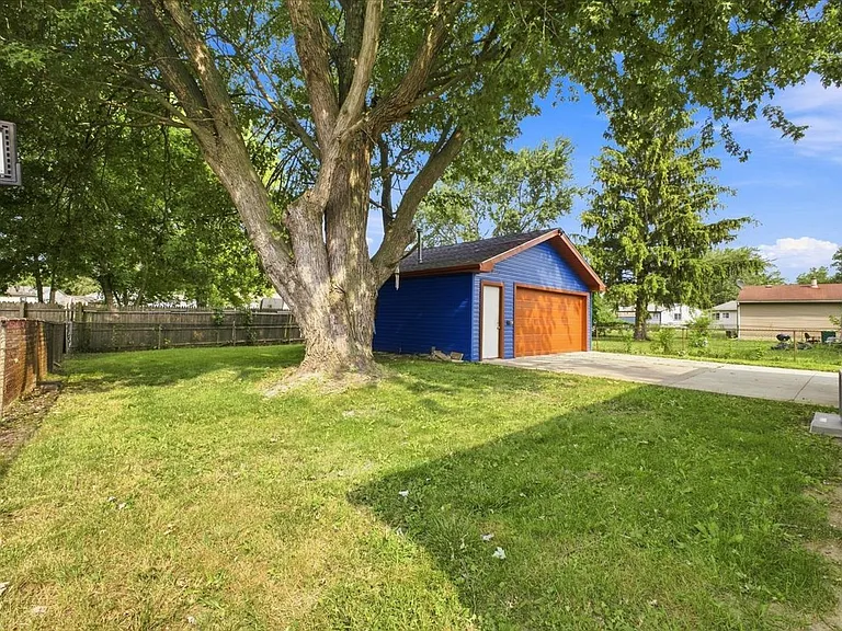 15432 Orchard St — Photo 5