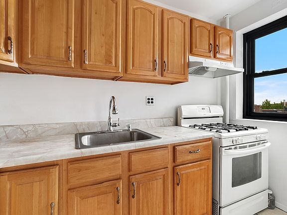 4th image of 345 Clinton Ave APT 9D