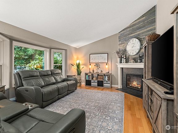 5th image of 8525 Oxford Avenue SE