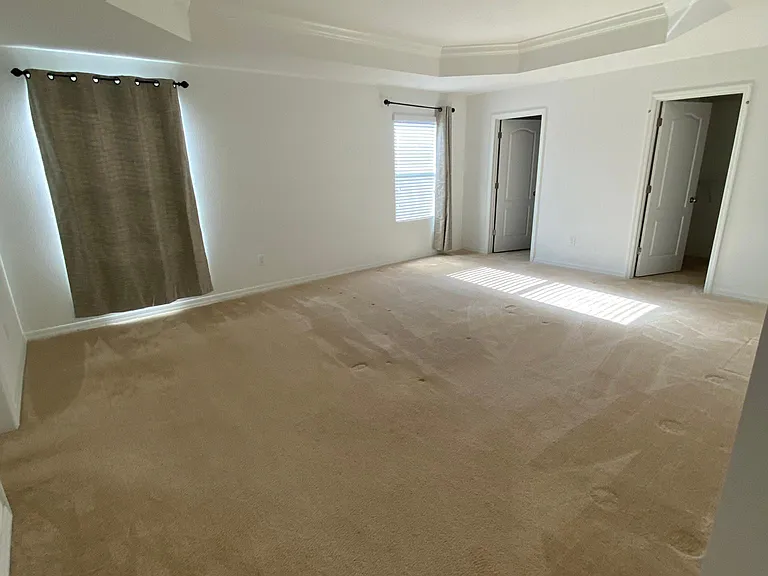 10636 Inside Loop — Photo 10