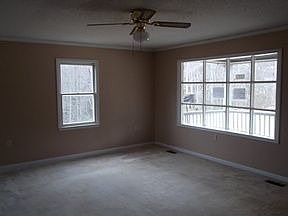 5th image of 3704 Carter Ct
