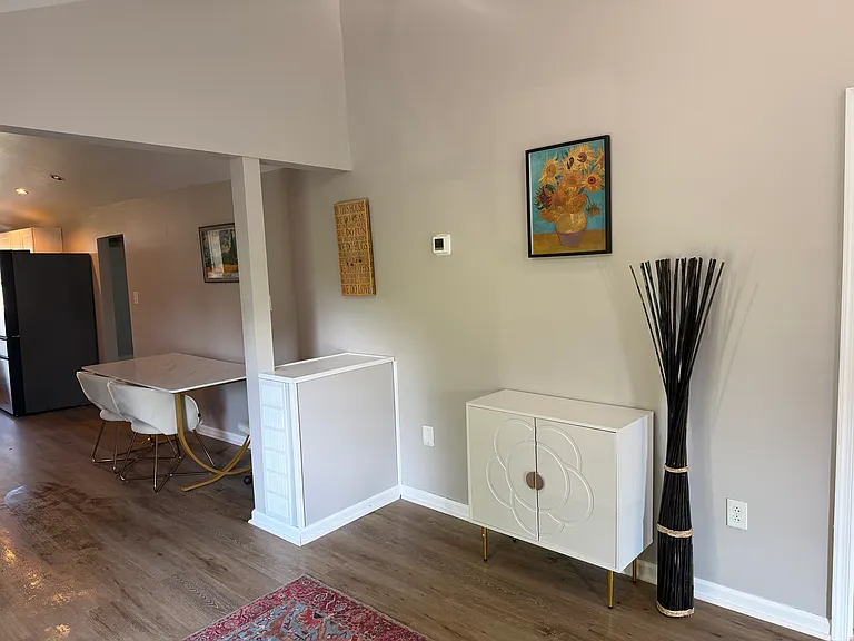 925 Excelsior Ave — Photo 6