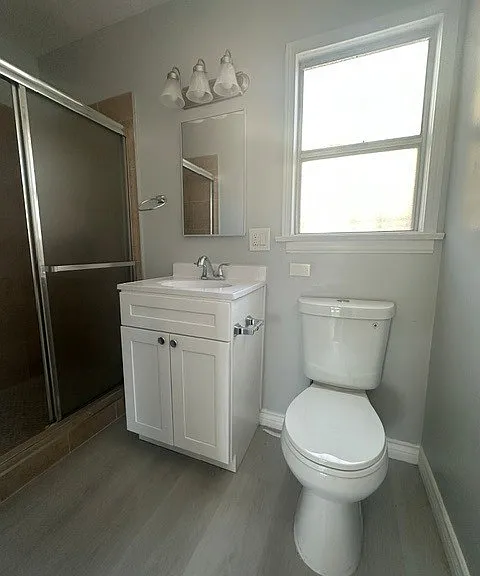 8811 S Budlong Ave — Photo 11