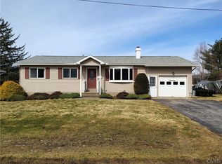 17 Marilyn Dr, Whitesboro, NY