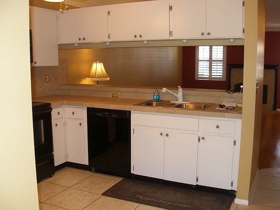 full kitchen