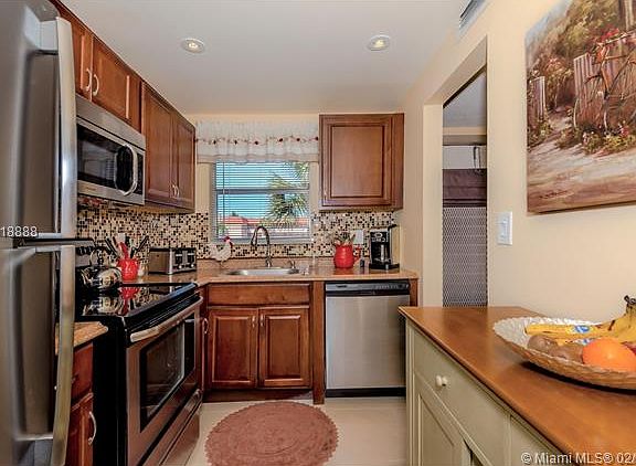 2nd image of 2831 E Sunrise Lakes Dr #201