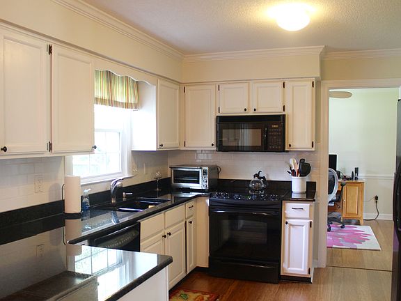 5th image of 3108 Aster Ct