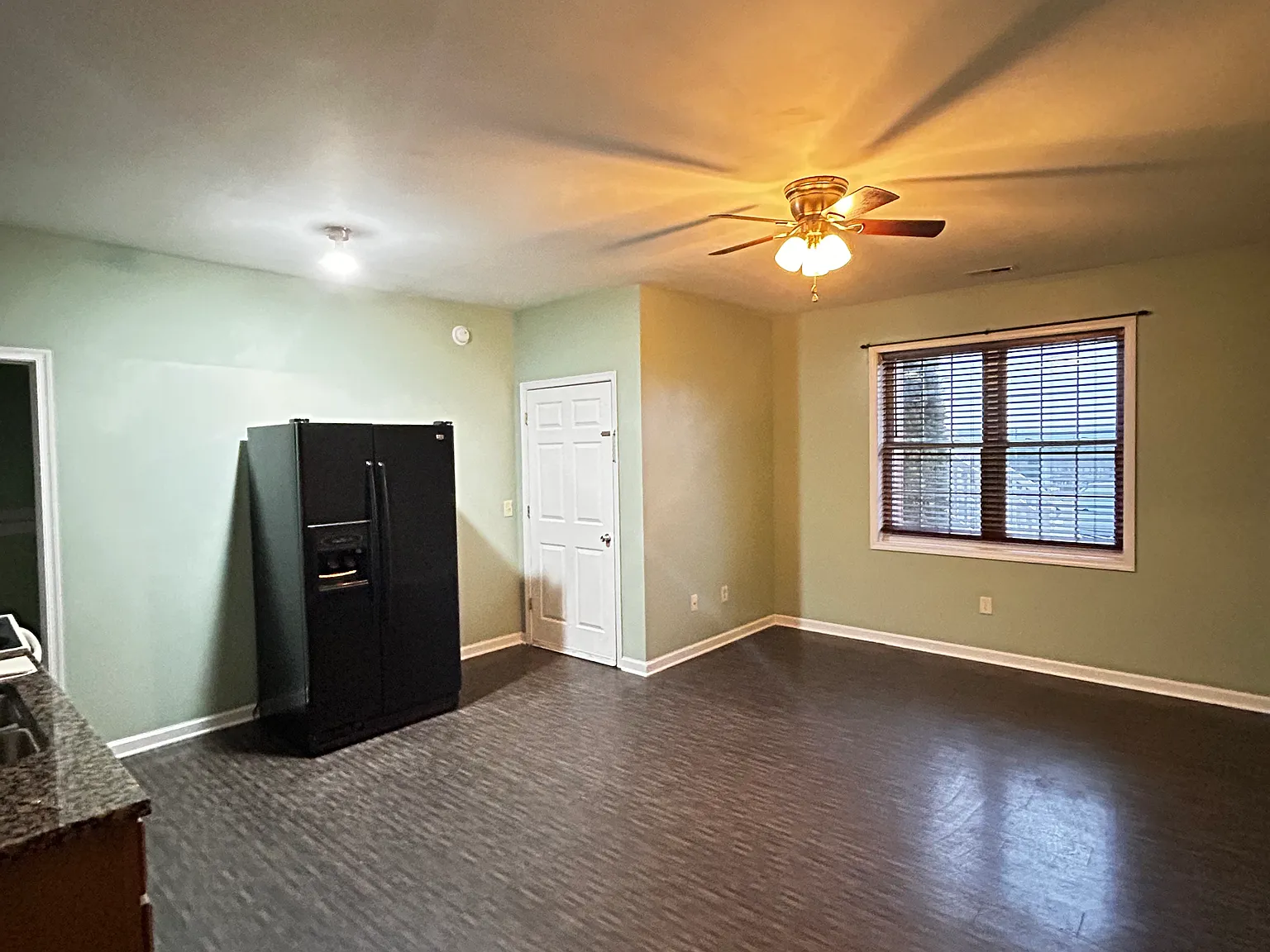 1 bed, 1000 sqft, $1,000 — Photo 3