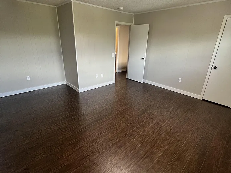195 Bell Court Dr #4 — Photo 7
