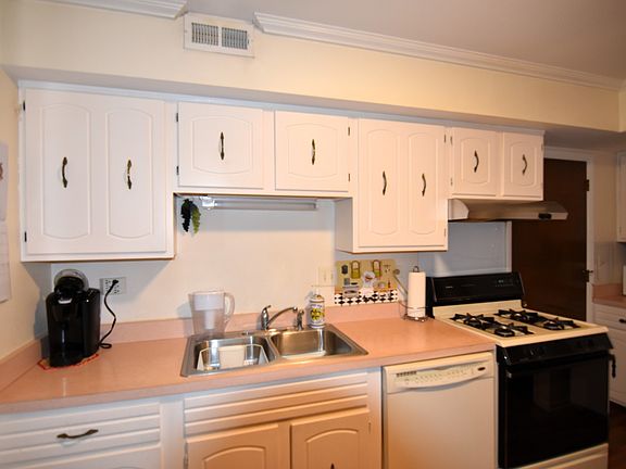 5th image of 7734 Woodward Ave #5