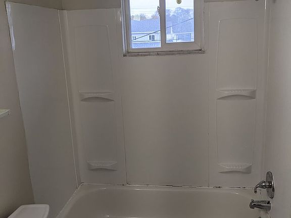 4th image of 429 Barnett Rd #A