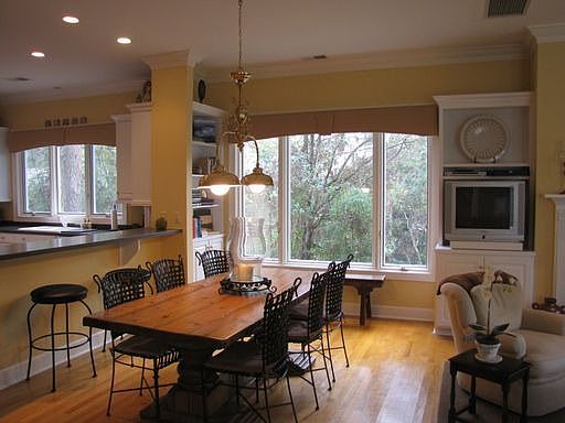 5th image of 5 White Hall Ct