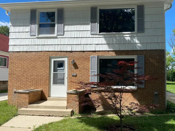 2938 W Bobolink Ave, Milwaukee, WI 53209
