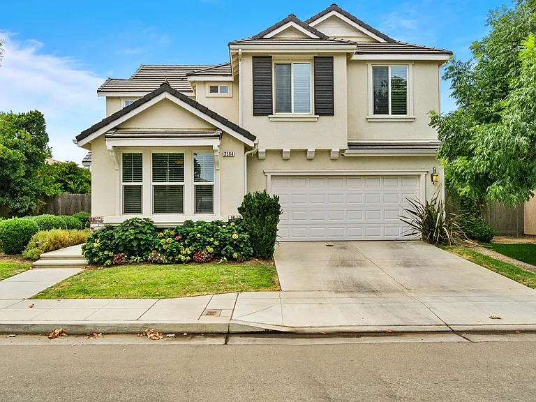 3564 Bellaire Ave — Photo 1