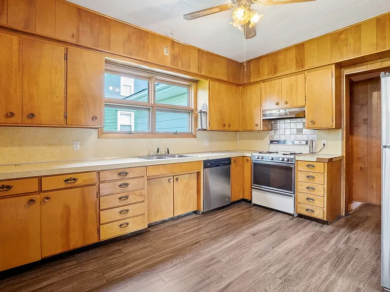 1721 Clay St — Photo 6