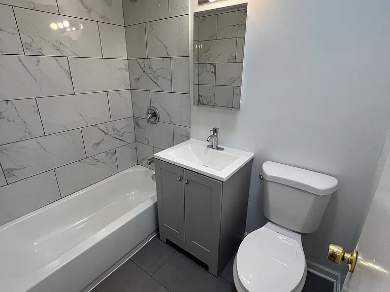 1756 W North Shore Ave #B — Photo 6