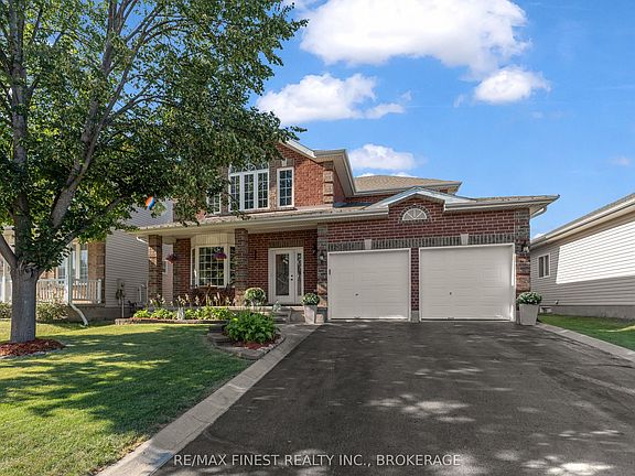 2nd image of 1208 Greenwood Park Dr