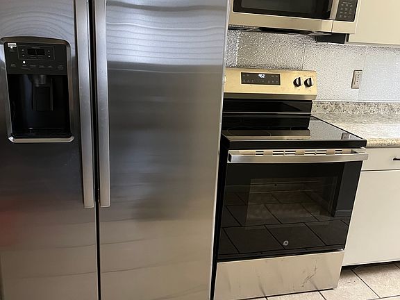 3rd image of 533 Howell Ave #1